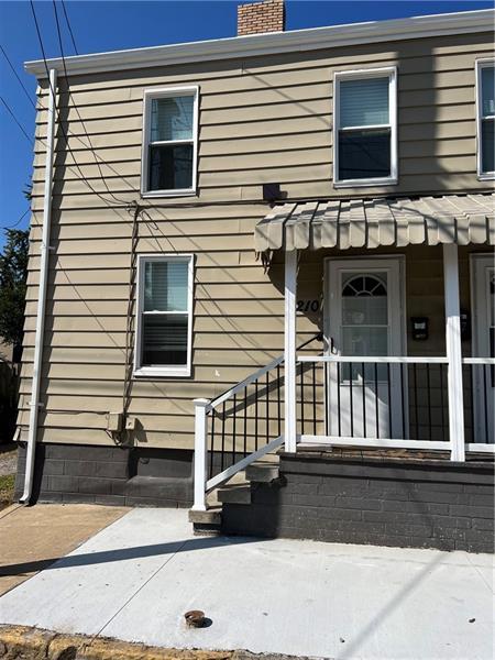 Primary Photo - 210 8th St