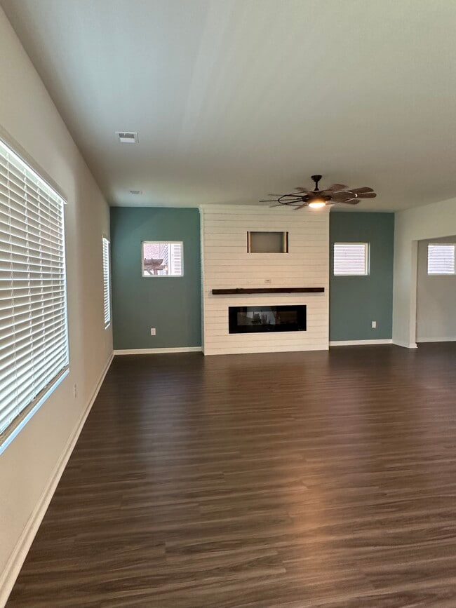 Building Photo - 757 Lambeth Ln