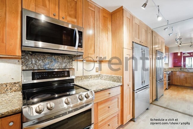 Building Photo - 1350 California St