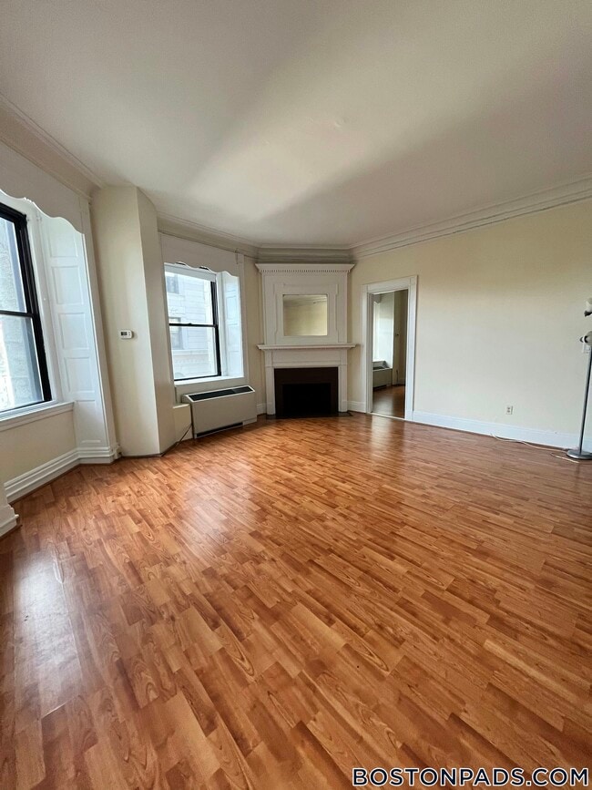 Building Photo - 62 Boylston St