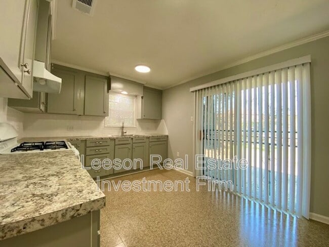 Building Photo - 217 N Emerald Loop