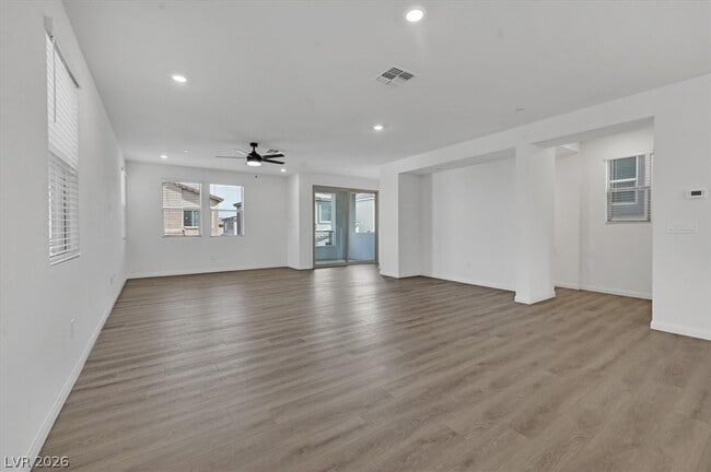 Building Photo - 1520 Little Penguin St