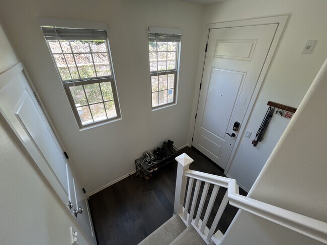 Foto del edificio - 869 East Mountain Way