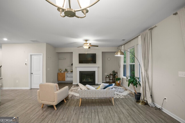 Foto del edificio - 465 Duval Dr