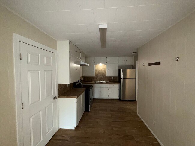 Building Photo - Affordable 3 bedroom home AVAILABLE NOW!