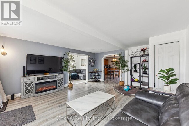 Photo du bâtiment - 16 FIFTH STREET W