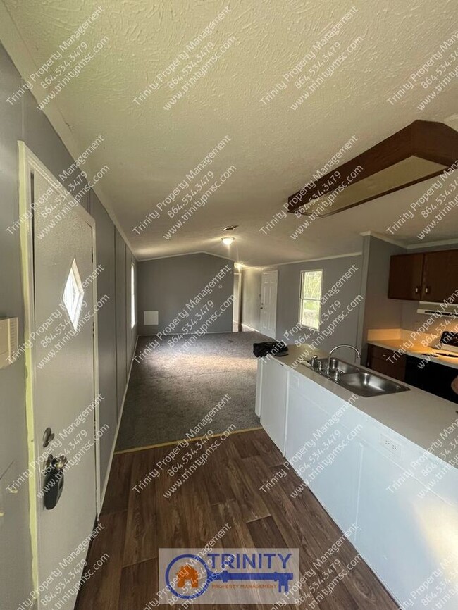Foto del edificio - Ready for Move-In!