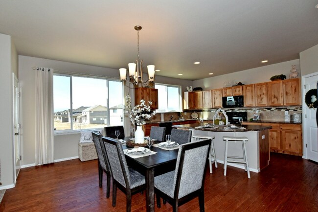 Building Photo - 2039 Blue Moon Dr