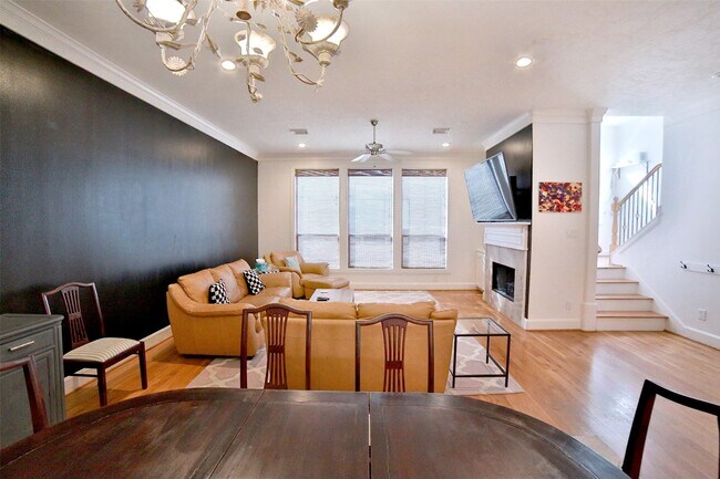 Foto del edificio - 2410 Dorrington St