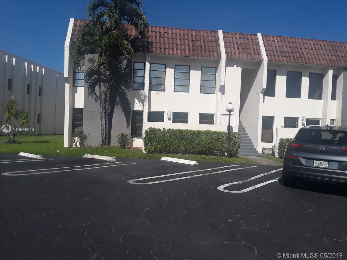 Primary Photo - 3115 Coral Hills Dr