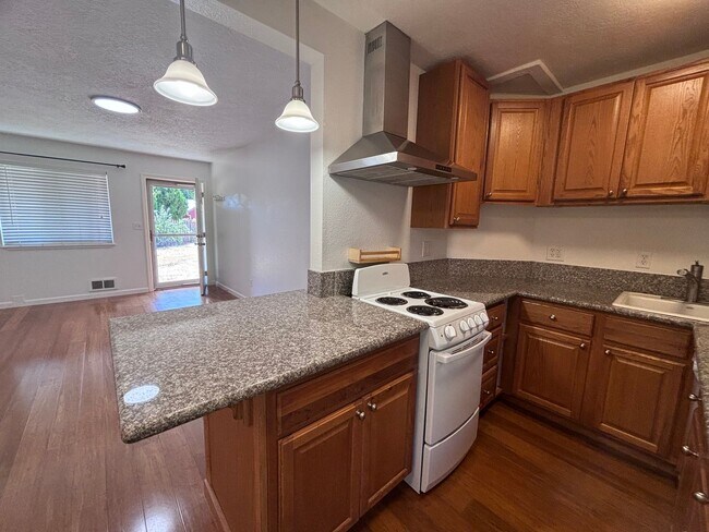 Foto del edificio - Super Cute 1 Bedroom Duplex!