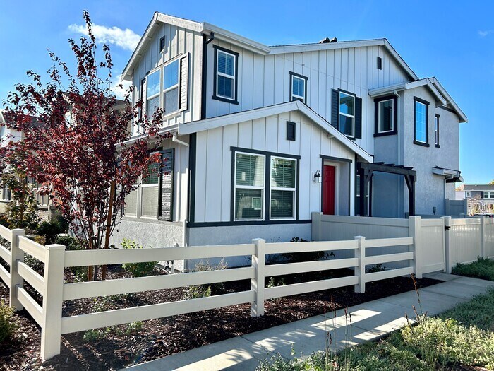 Beautiful 4 Bedroom 3 Bathroom w Two Car G... House Rental in Citrus