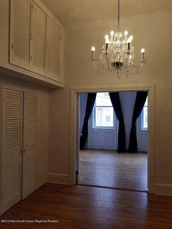 Building Photo - 910 Willow Ave