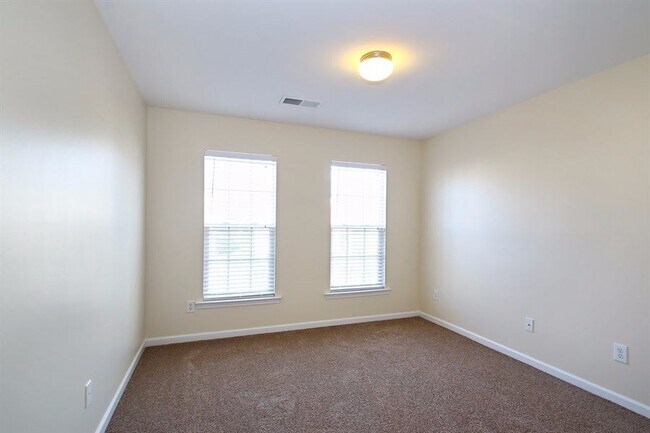 Building Photo - 2301 Arbor Vista Dr