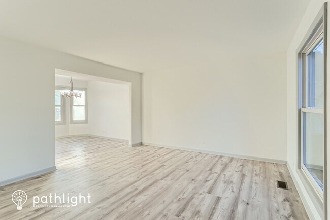 Foto del edificio - 1419 Farrington Lane