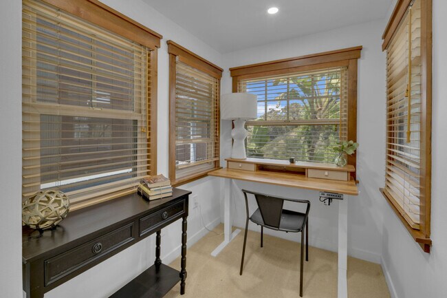 Foto del edificio - 1072 Johnson Ave