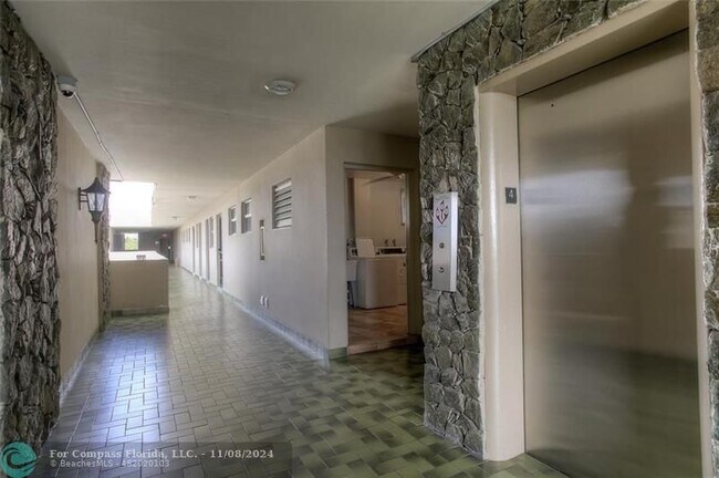 Foto del edificio - 1690 NE 191st St