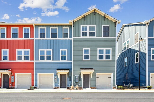 Interior Photo - Hamlet Watkins Centre - Homes & Townhomes for Rent