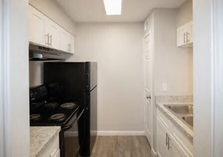 Foto del edificio - 8345 Park Pl Blvd