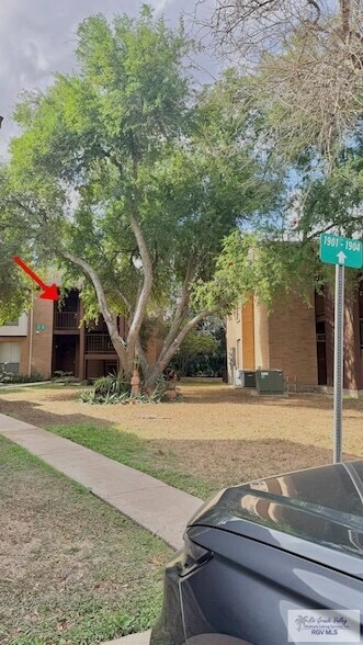 Building Photo - 4601 Carmen Ave