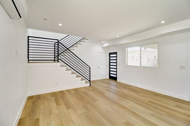 Building Photo - 3016 West Blvd