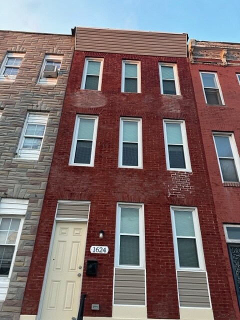 Building Photo - 1624 W Franklin St