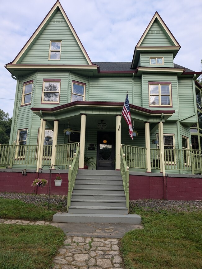 Building Photo - 24 Shady Ave