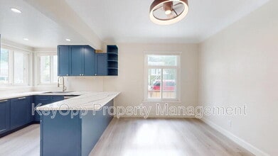 Building Photo - 976 Masson Ave