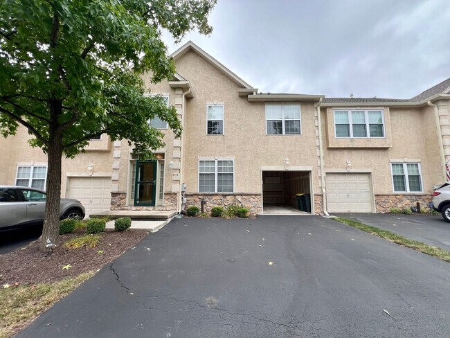 Building Photo - Stunning 3-Bedroom Townhome with Finished ...
