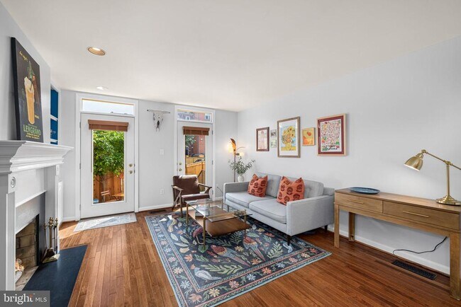 Foto del edificio - 535 Colecroft Ct