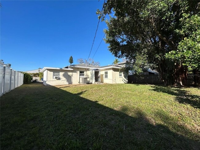 Foto del edificio - 3310 Lexington St