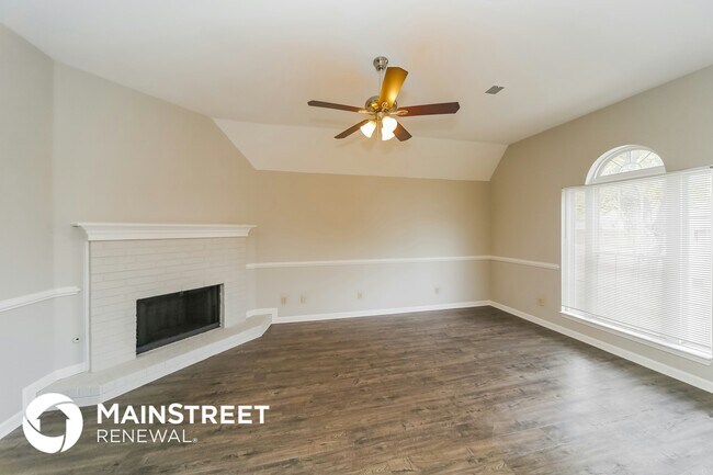 Foto del edificio - 215 Guthrie Dr