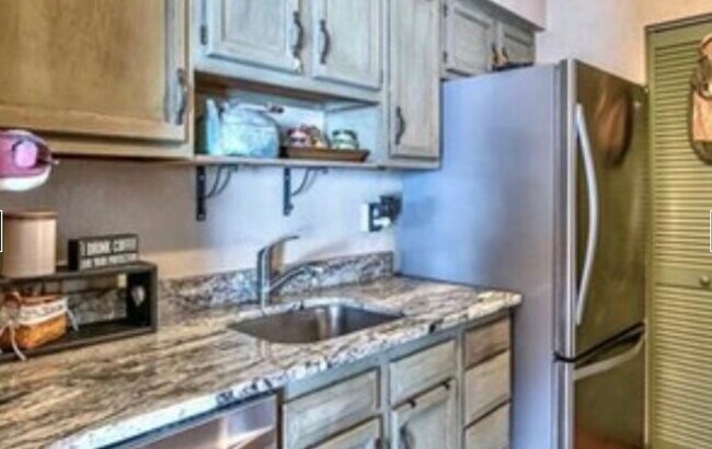 Building Photo - 563 Brandywine Dr