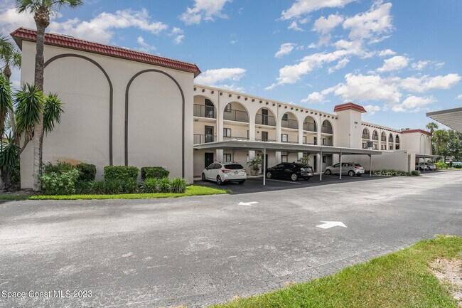 Foto del edificio - 5800 N Banana River Blvd