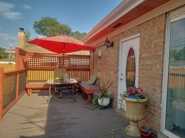 Foto del edificio - 7918 W Oakton St