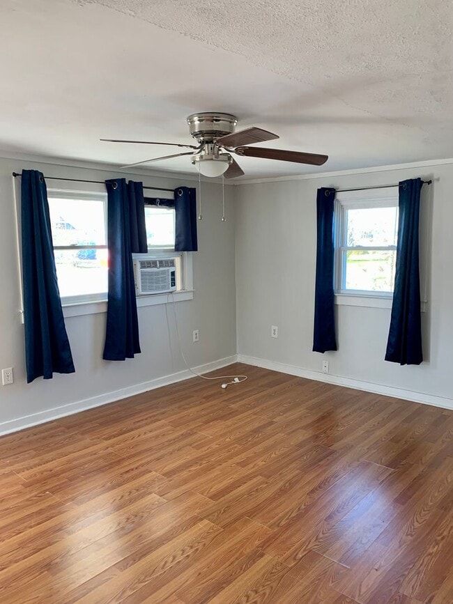 Building Photo - Coming Soon! Cute Home with Water View. Wa...