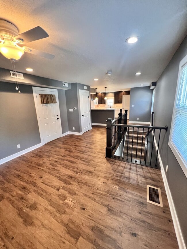 Foto del edificio - 1125-1127 Kellogg Ave