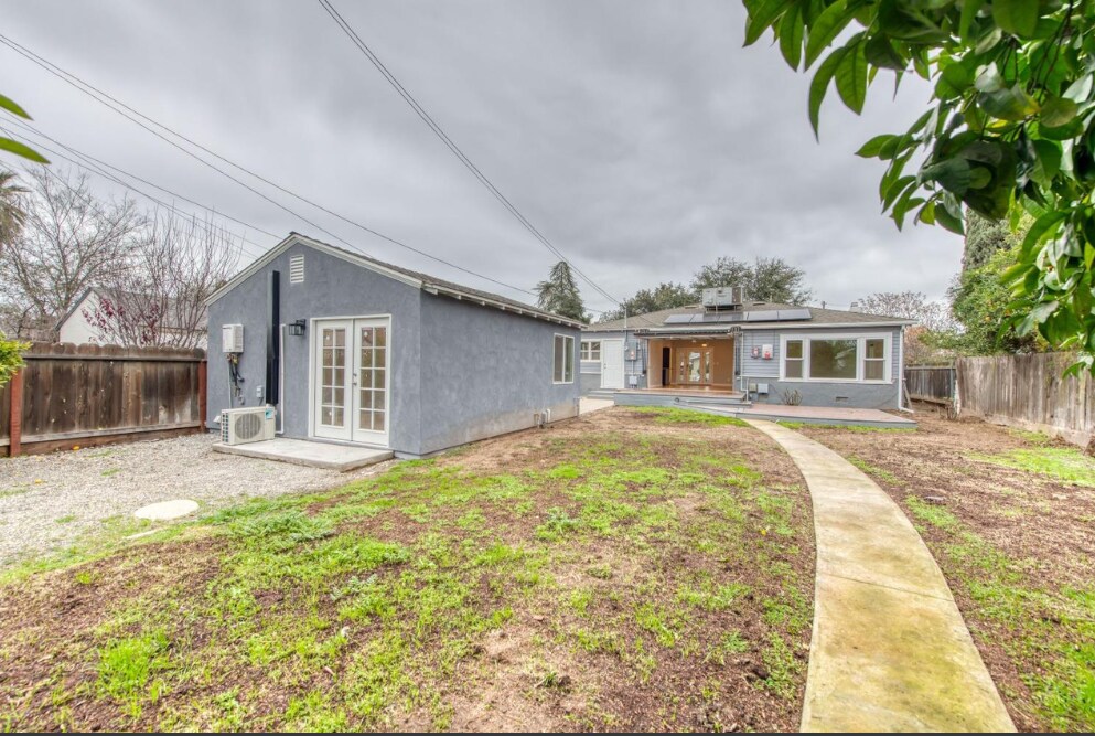 Foto principal - 1539 N Safford Ave