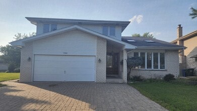 Building Photo - 7264 Skyline Dr