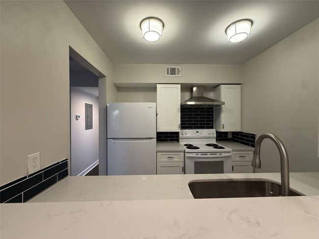 Building Photo - 1824 Thonig Rd