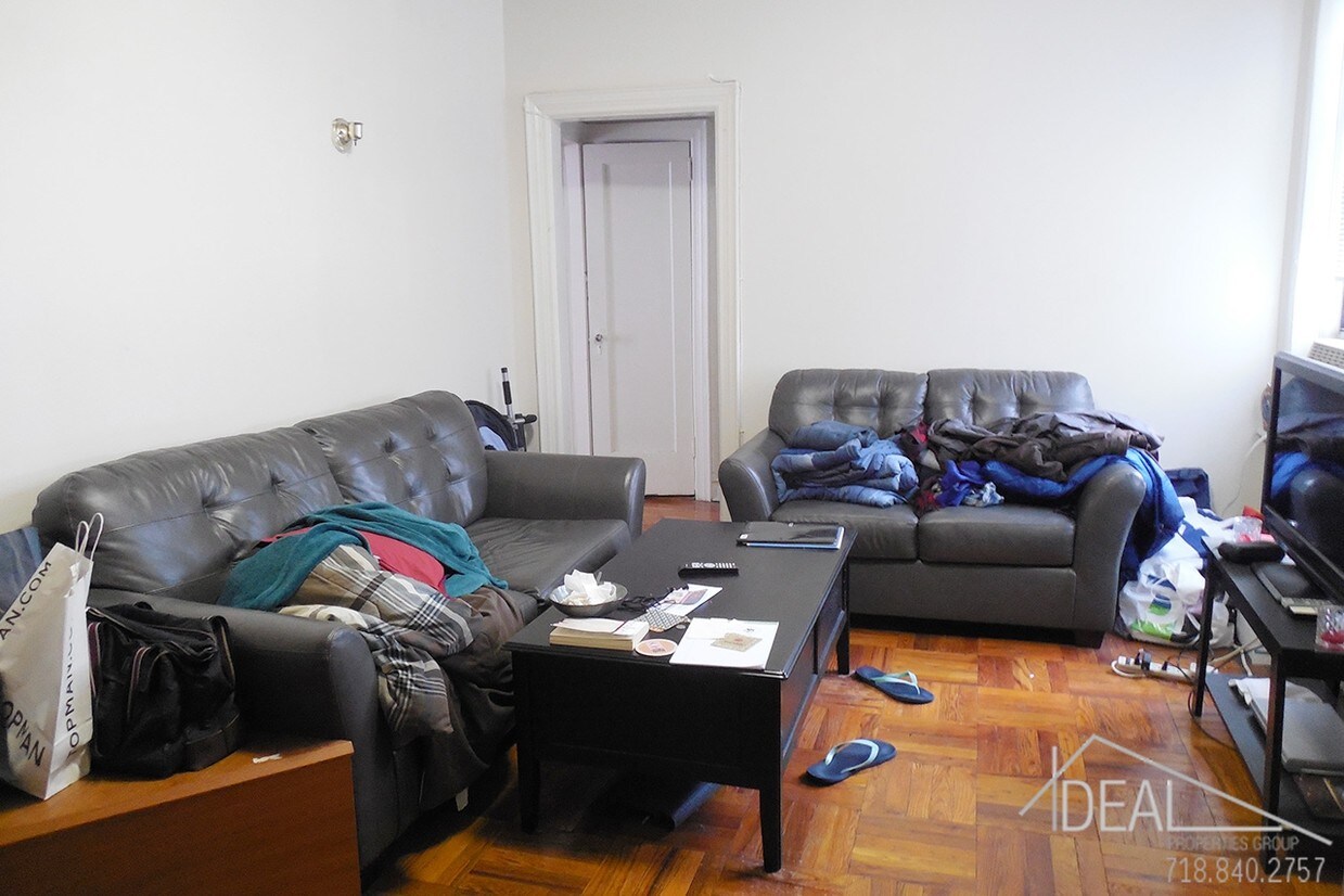 Foto principal - 440 52nd St