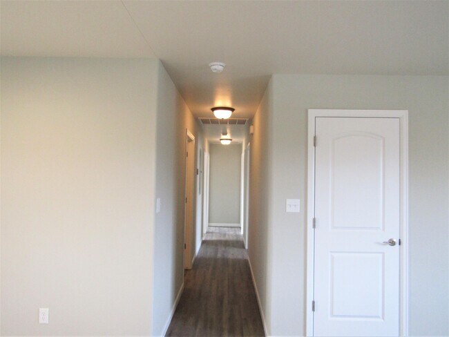 Building Photo - 1320 Bunting Ave