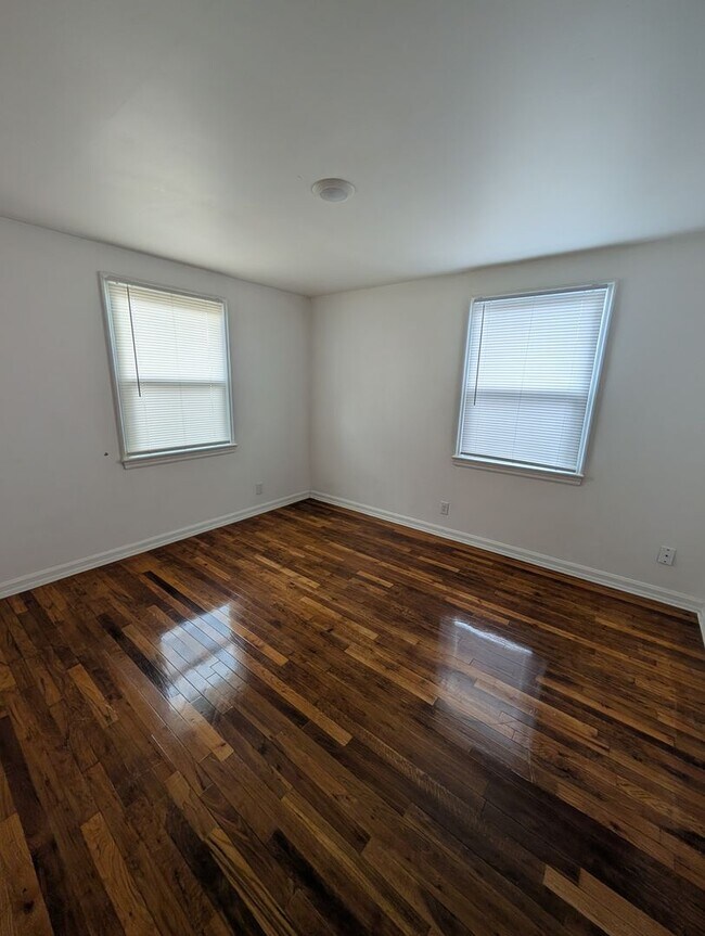 Foto del edificio - 3614-3628 Summers Lane