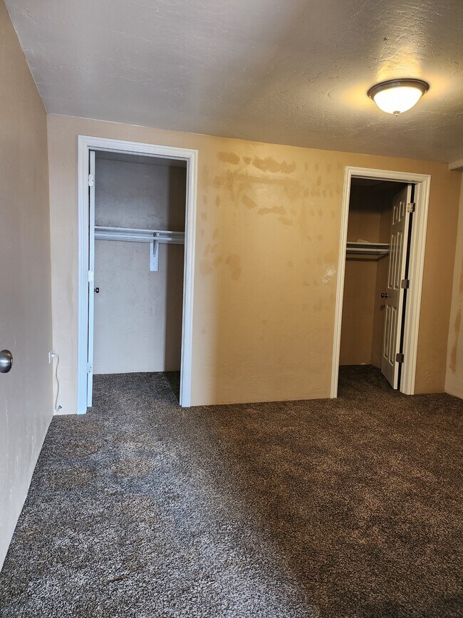 Foto del edificio - 437 N River Ln