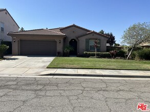 Building Photo - 1427 Freesia Way