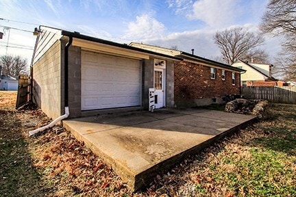 Building Photo - Completely Renovated 3 Bedroom 2 Bathroom ...
