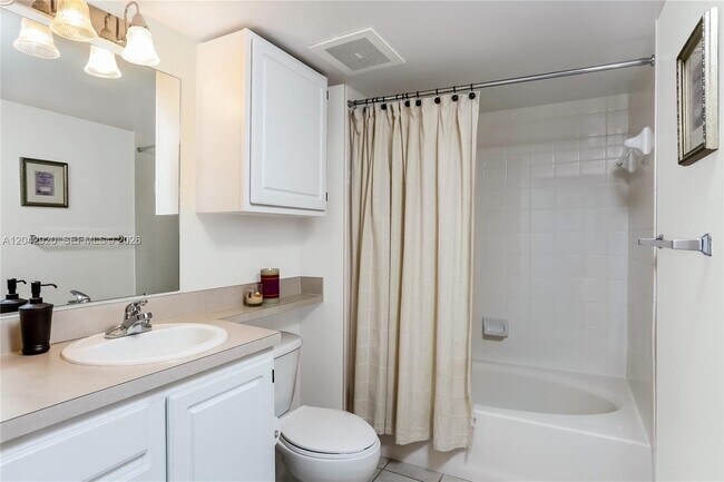Foto del edificio - 2665 SW 37th Ave