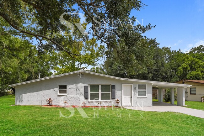 Foto del edificio - Feel welcome in this well-maintained 4BR 2...