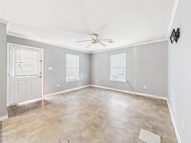 Foto del edificio - 124 Sternberg Dr