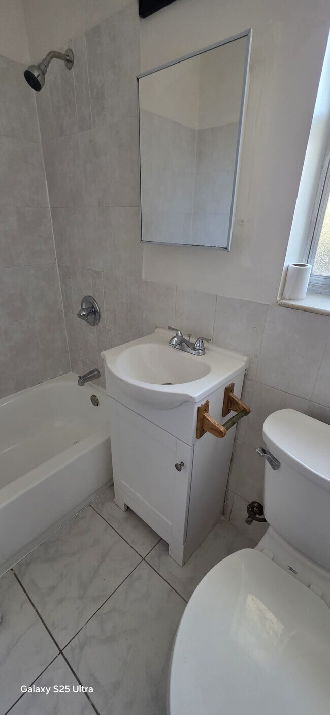 Foto del edificio - 145 SW 5th Ct